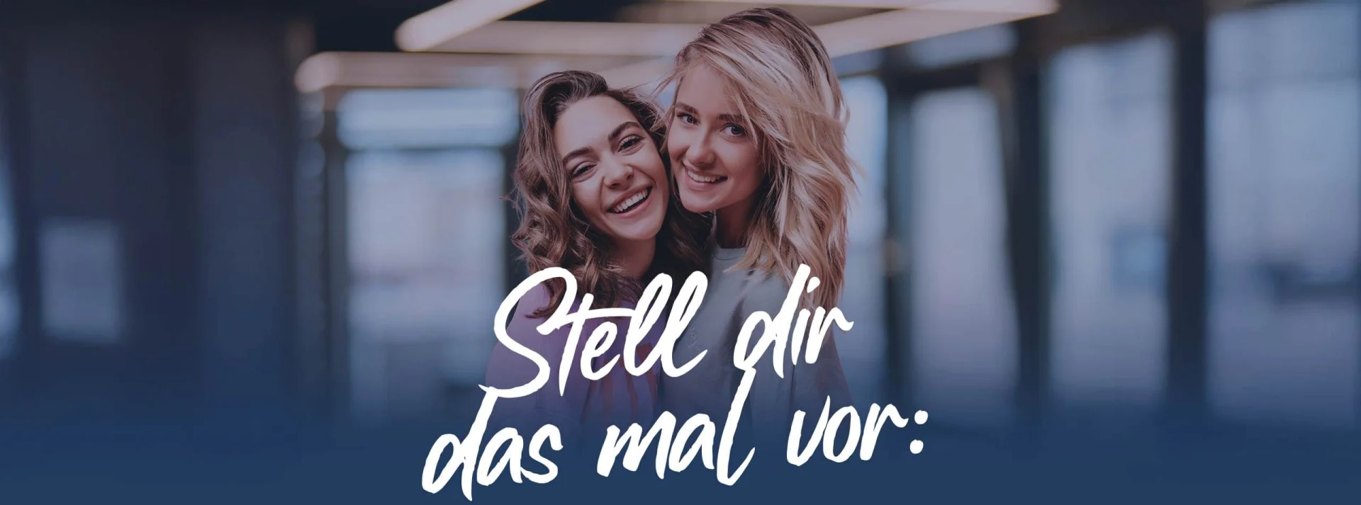 Zwei Auszubildende hab Spaß und sind Freundinnen